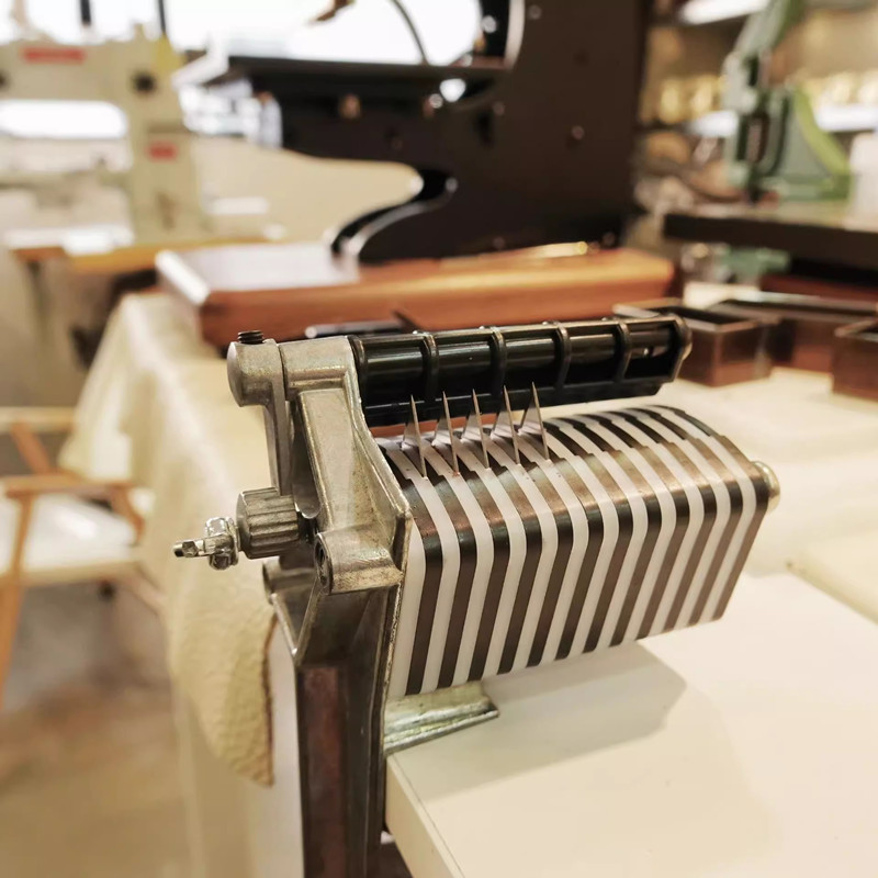 เครื่องตัดแถบหนังเดสก์ท็อป DIY - Leatherworking Equipment บทวิจารณ์และราคา